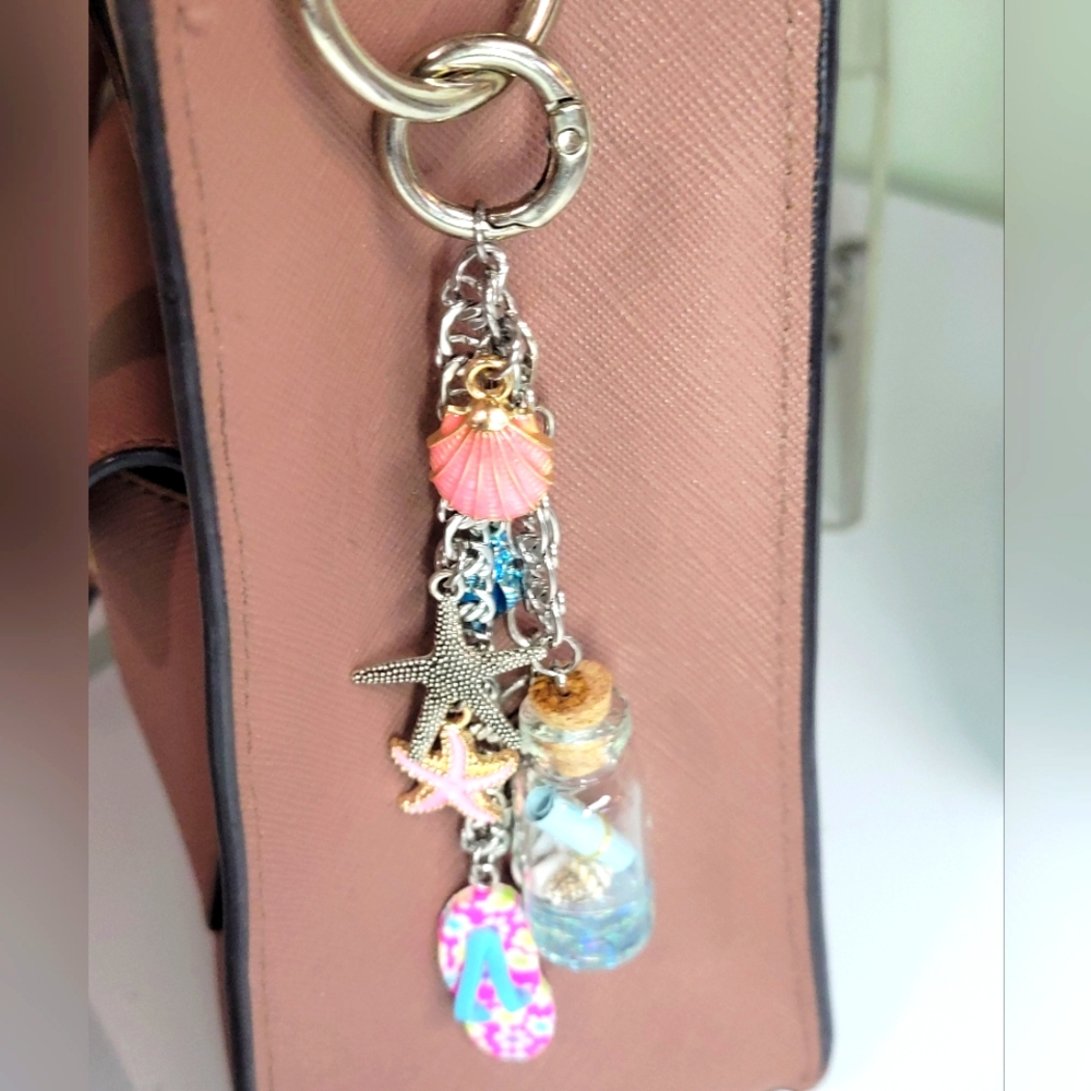 ☀️TOTALLY BEACHY 🏖 keychain Handmade With Fun Summer Charms LOOK 👀FOB - Picture 2 of 12